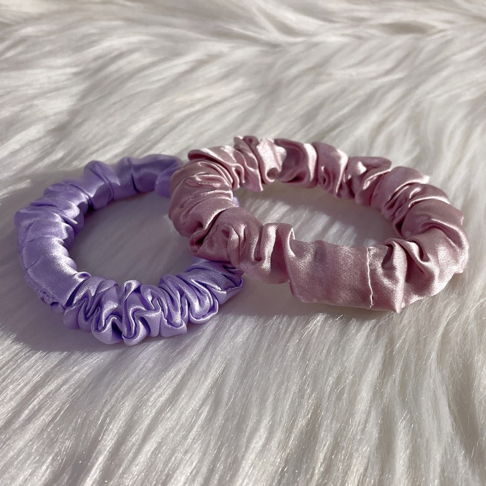 🎉3/$30 Set of 2 100% Silk Hair Ties Hair Scrunchies Purple & Pink